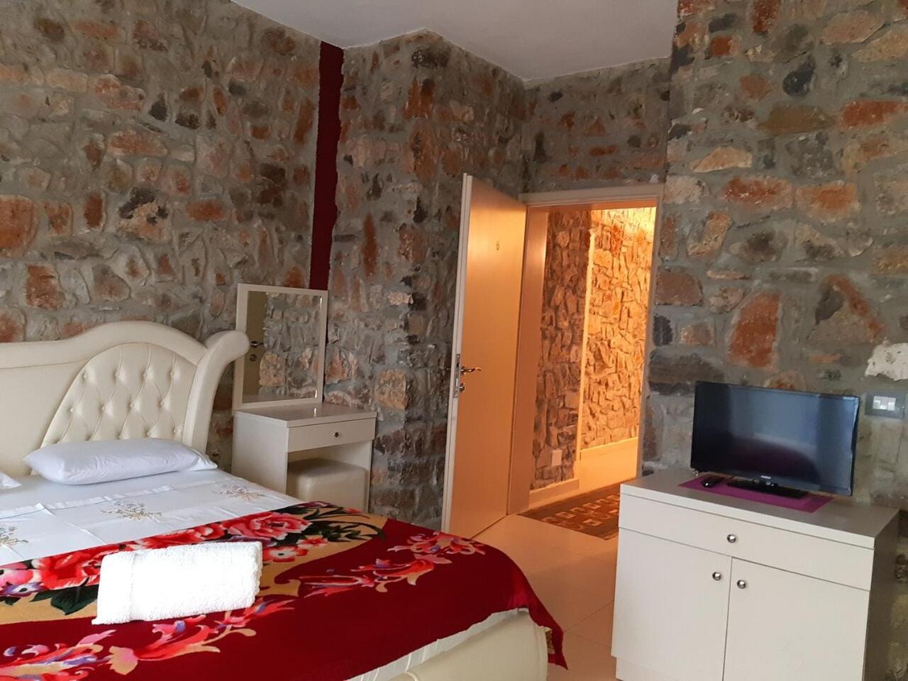 Hotel Villa Stone Dream Bar Restaurant Udenisht 外观 照片