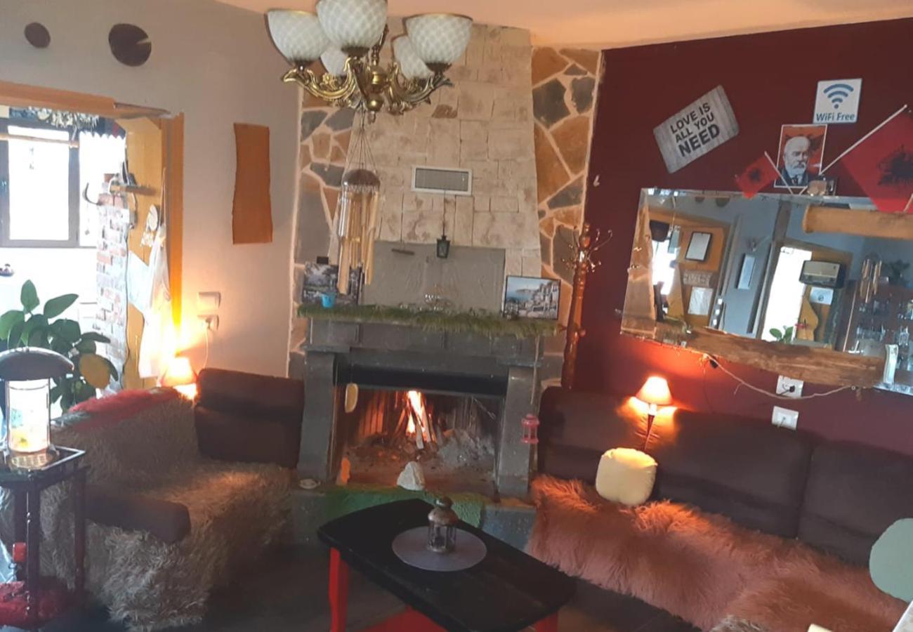 Hotel Villa Stone Dream Bar Restaurant Udenisht 外观 照片