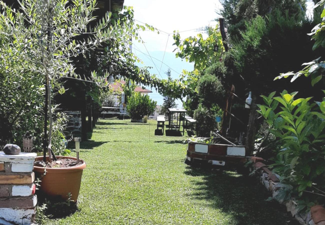 Hotel Villa Stone Dream Bar Restaurant Udenisht 外观 照片