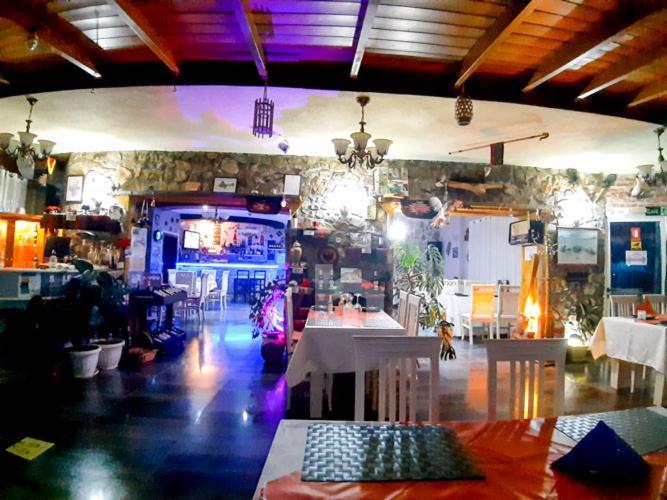 Hotel Villa Stone Dream Bar Restaurant Udenisht 外观 照片