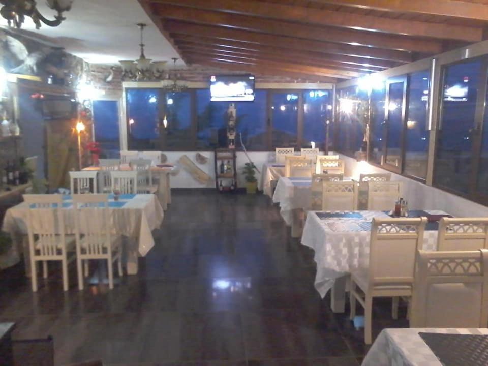 Hotel Villa Stone Dream Bar Restaurant Udenisht 外观 照片