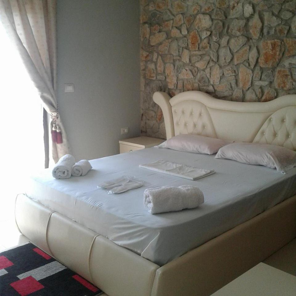 Hotel Villa Stone Dream Bar Restaurant Udenisht 外观 照片